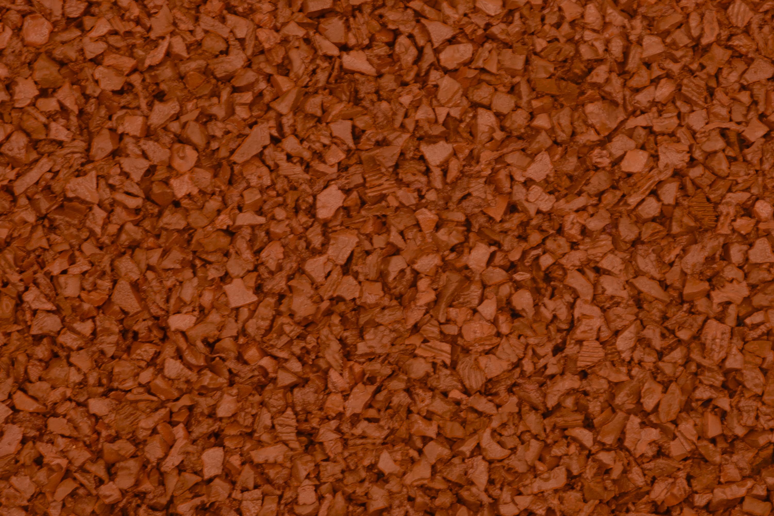 Рыжая резиновая крошка