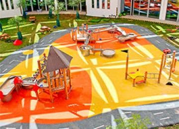 Площадка с покрытием из каучуковой крошки