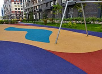 Покрытие из каучуковой крошки на площадке