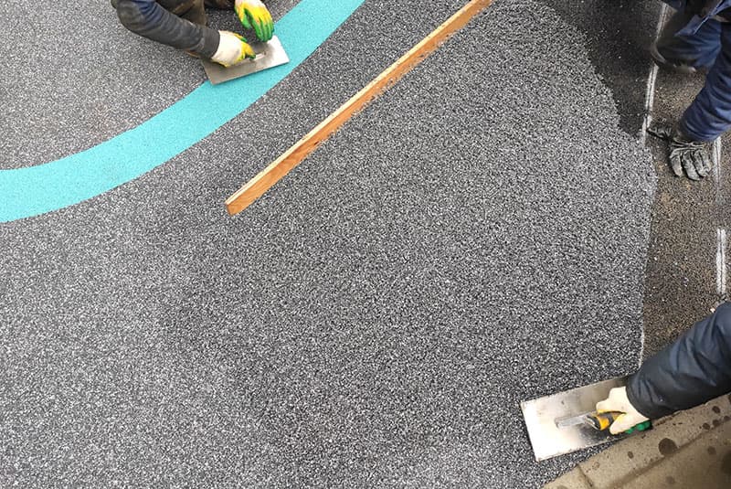 Особенности укладки бесшовного резинового покрытия