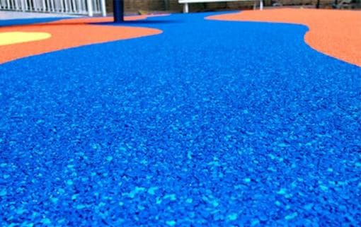 Бесшовное покрытие из каучуковой крошки