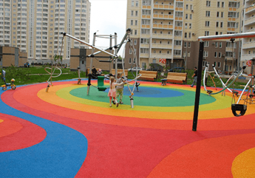 Безопасное покрытие из каучуковой крошки