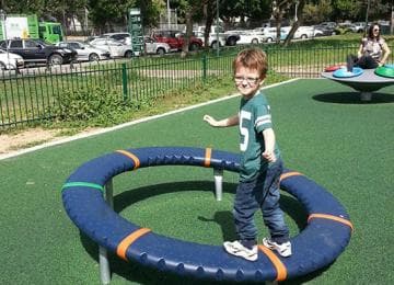 Покрытие из резиновой крошки на детской площадке